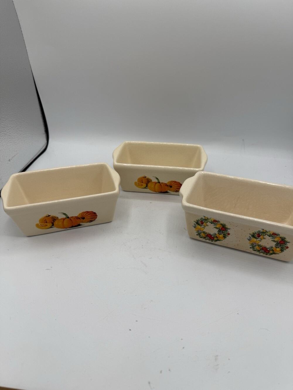 Mini Ceramic Loaf Pans Set of 3 Pumpkin Christmas Wreath Fall Holiday 6.5”